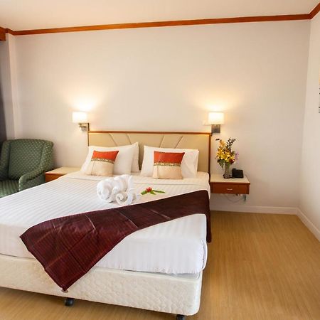 Surin Majestic Hotel מראה חיצוני תמונה