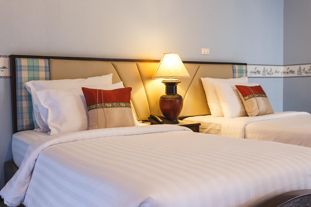 Surin Majestic Hotel מראה חיצוני תמונה