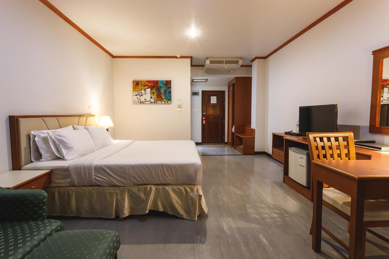 Surin Majestic Hotel מראה חיצוני תמונה