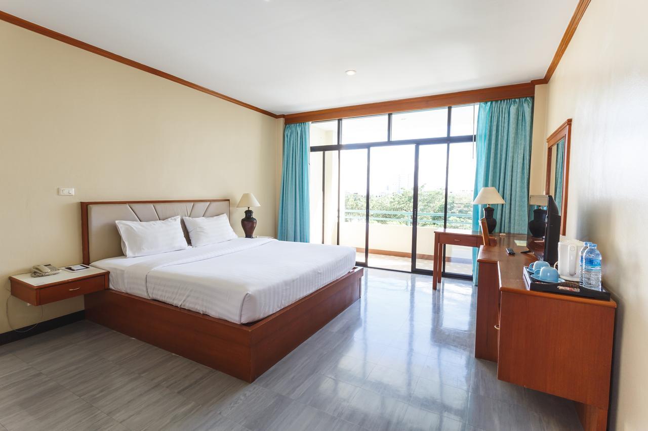 Surin Majestic Hotel מראה חיצוני תמונה