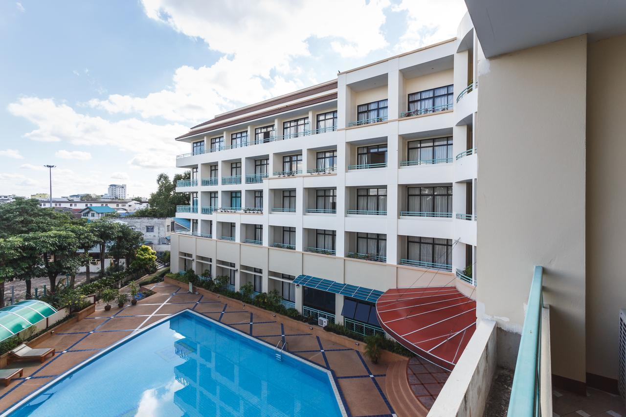 Surin Majestic Hotel מראה חיצוני תמונה