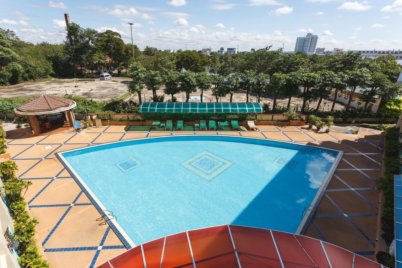 Surin Majestic Hotel מראה חיצוני תמונה