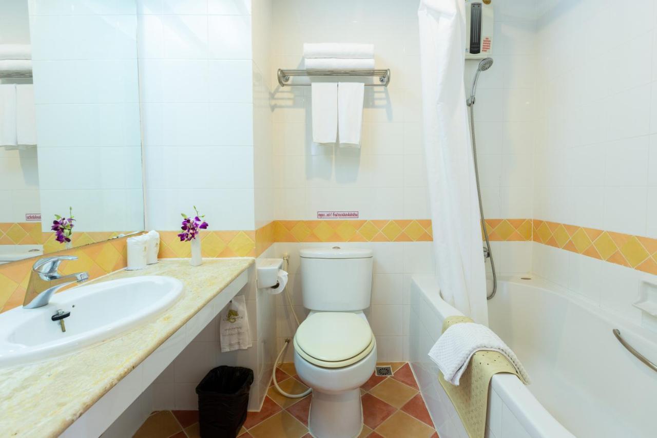 Surin Majestic Hotel מראה חיצוני תמונה