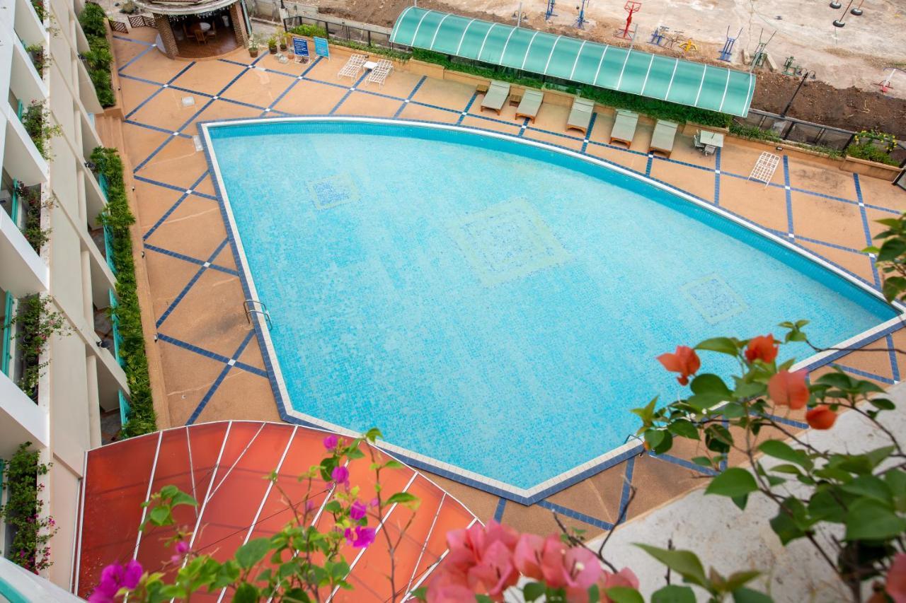 Surin Majestic Hotel מראה חיצוני תמונה